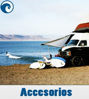 Accesorios para surfear o estar en la playa durante el día de surf